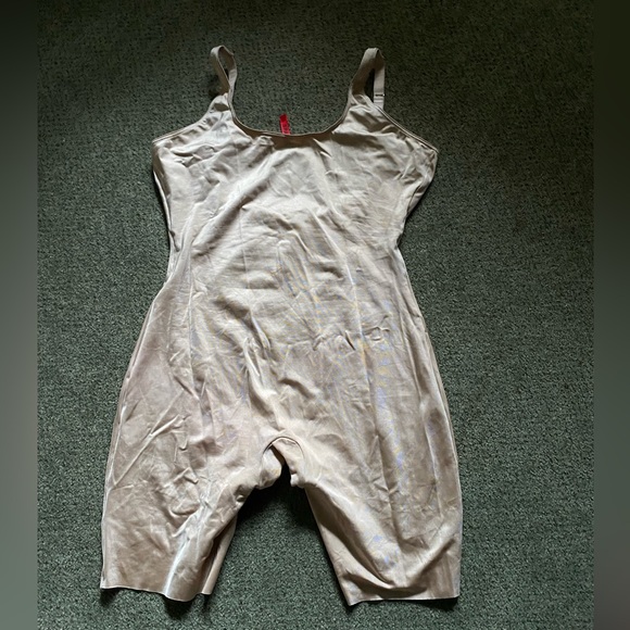 Spanx SLIMPLICITY Underbust Mid Thigh Bodysuit Shaper One Piece Sz XL - Picture 2 of 7